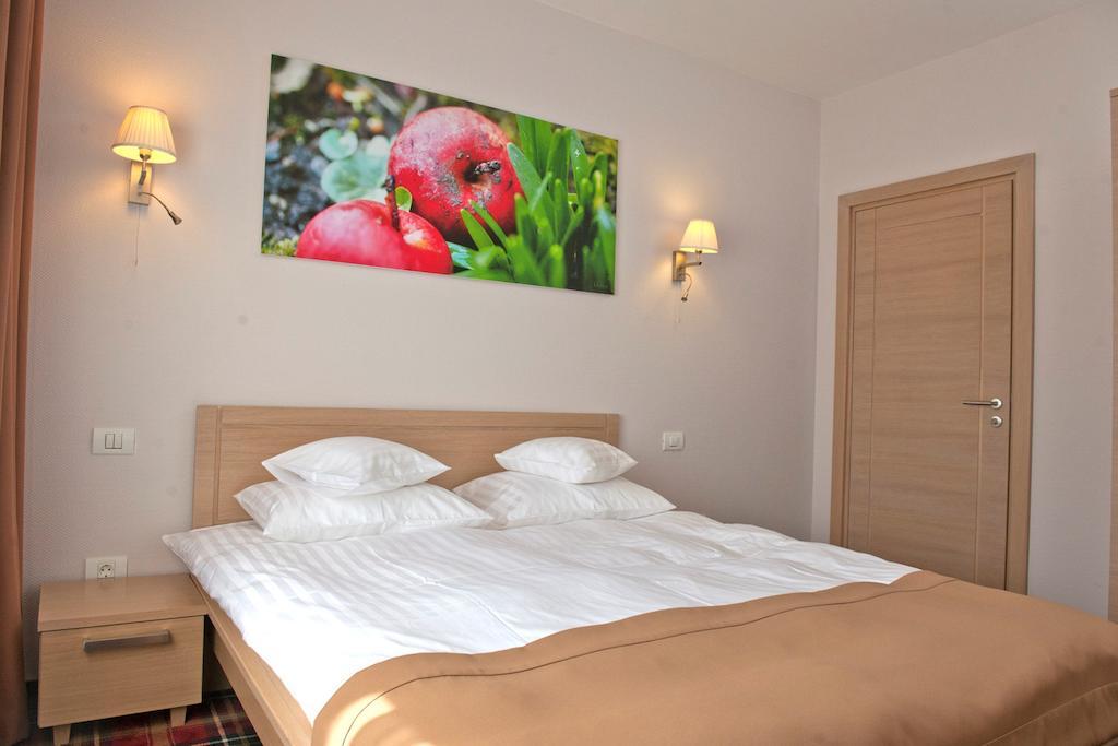 Hotel Leon & Spa Арад Стая снимка